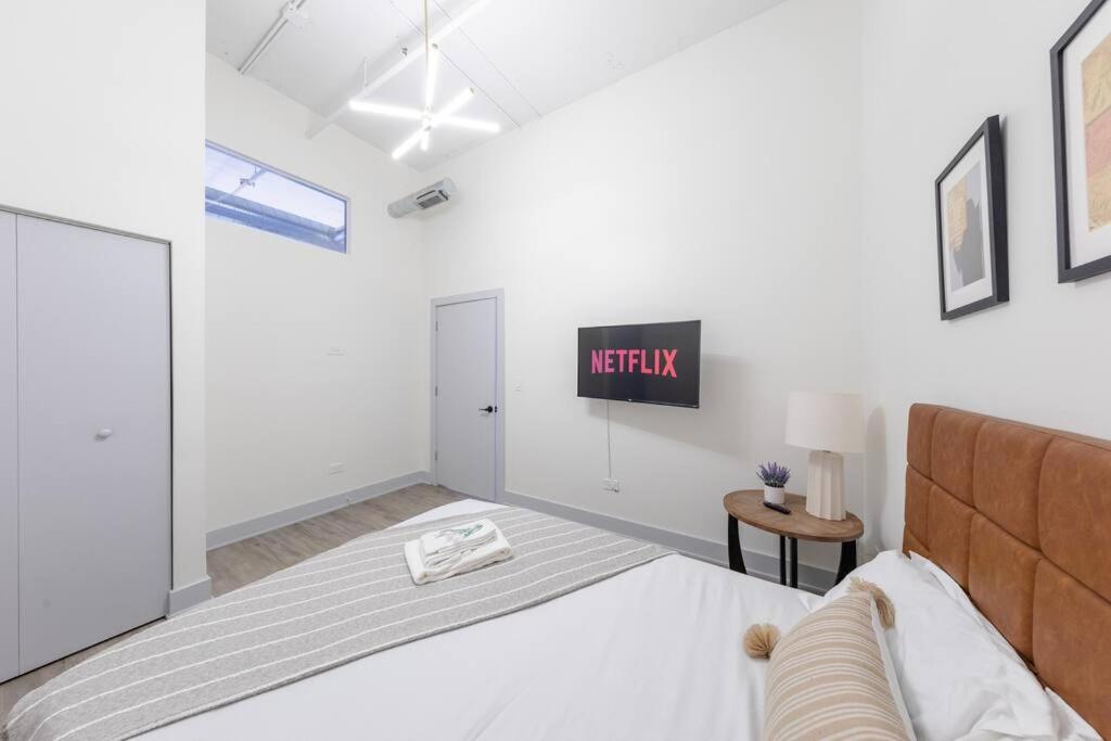 Apartment Group-Friendly 5Br Suite Sleeps 12 With Billiards, Optional Parking And Gym Access Near Mccormick Place And Soldier Field