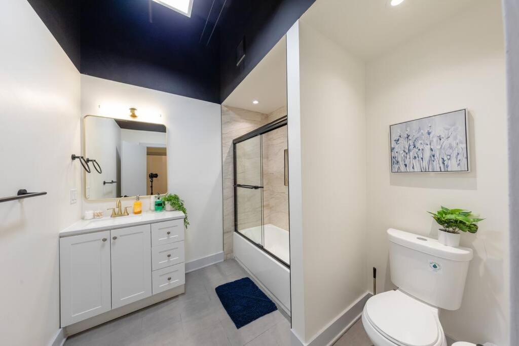 Apartment Group-Friendly 5Br Suite Sleeps 12 With Billiards, Optional Parking And Gym Access Near Mccormick Place And Soldier Field *