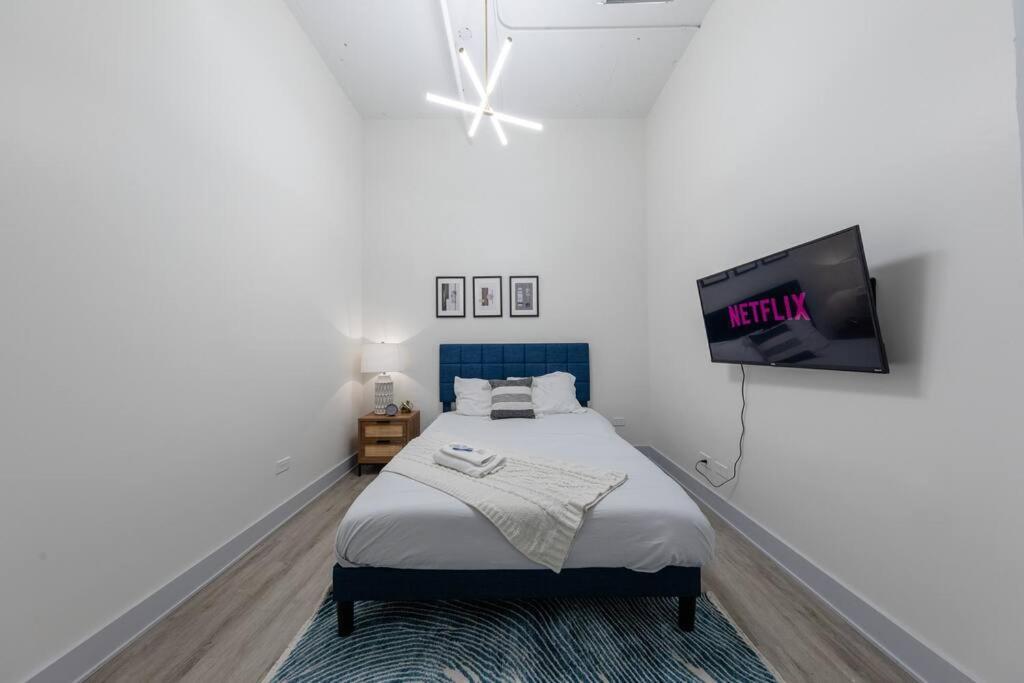 Apartment Group-Friendly 5Br Suite Sleeps 12 With Billiards, Optional Parking And Gym Access Near Mccormick Place And Soldier Field