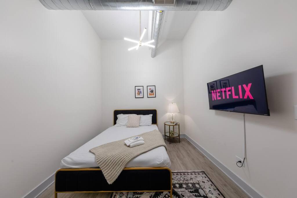 Group-Friendly 5Br Suite Sleeps 12 With Billiards, Optional Parking And Gym Access Near Mccormick Place And Soldier Field *