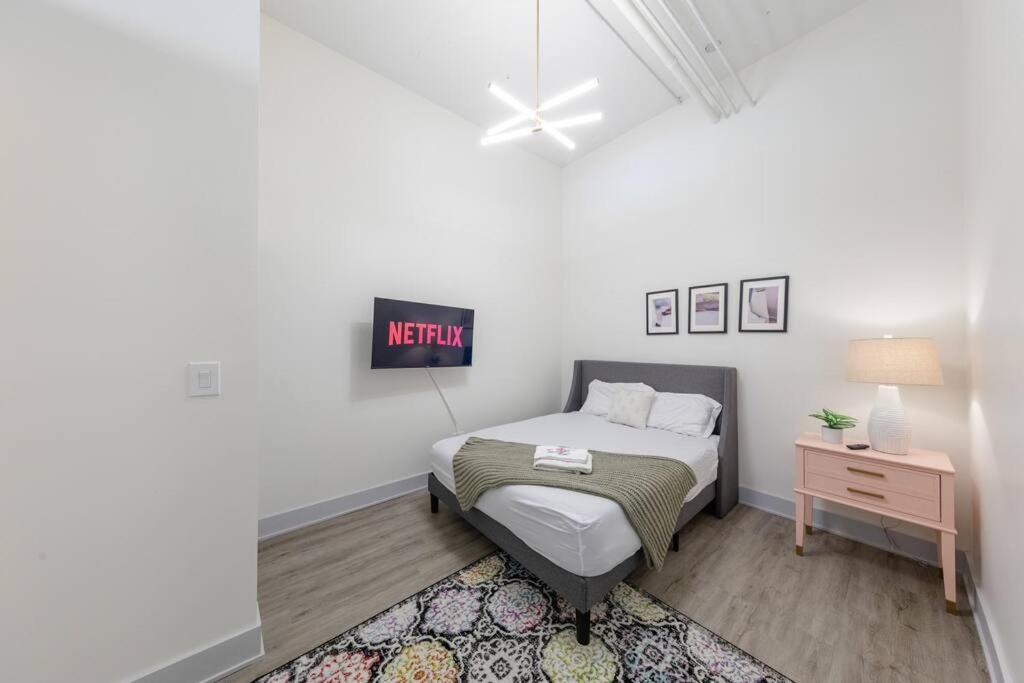 Apartment Group-Friendly 5Br Suite Sleeps 12 With Billiards, Optional Parking And Gym Access Near Mccormick Place And Soldier Field Chicago