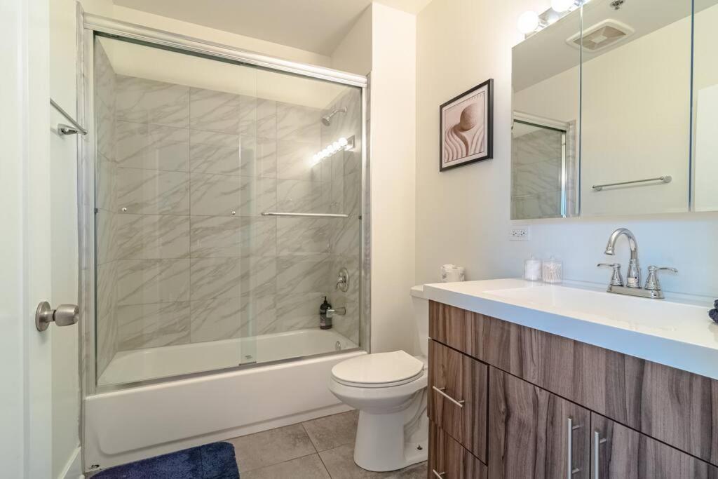 Apartment Luxury Cozy 2Br With Optional Parking And Gym Access Near Mccormick Place, Lakefront And Soldier Field