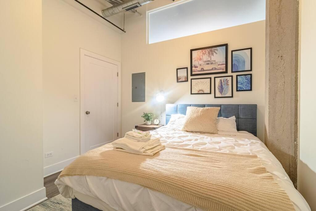 Spacious South Loop 2Br Apartment Near Mccormick Place, Soldier Field & Downtown Chicago Chicago