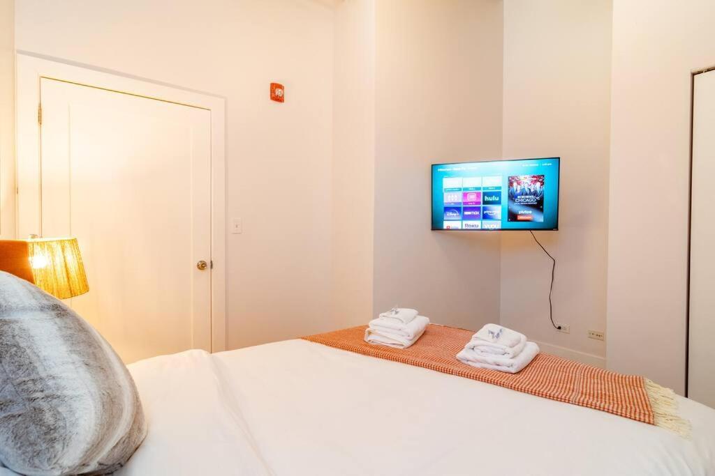 Apartment Business Ready 2Br Apartment In South Loop With Skyline View, Optional Parking & Gym Access Close To Mccormick, Downtown & Cta