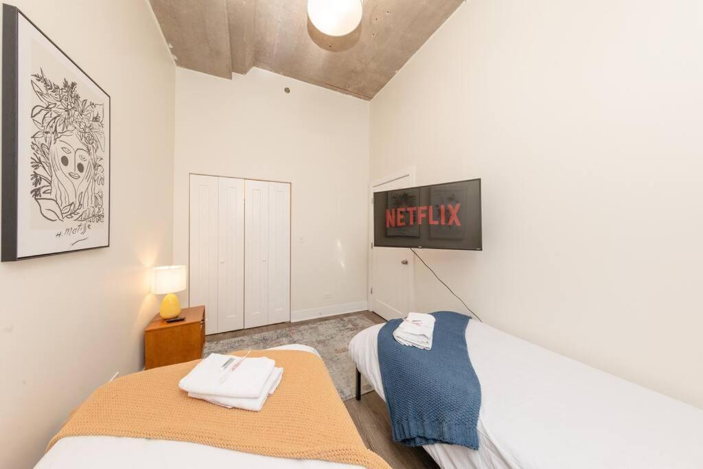 Fully Equipped 2Br Apartment In South Loop With Optional Parking And Gym Access Near Mccormick Place & Lakefront Attractions