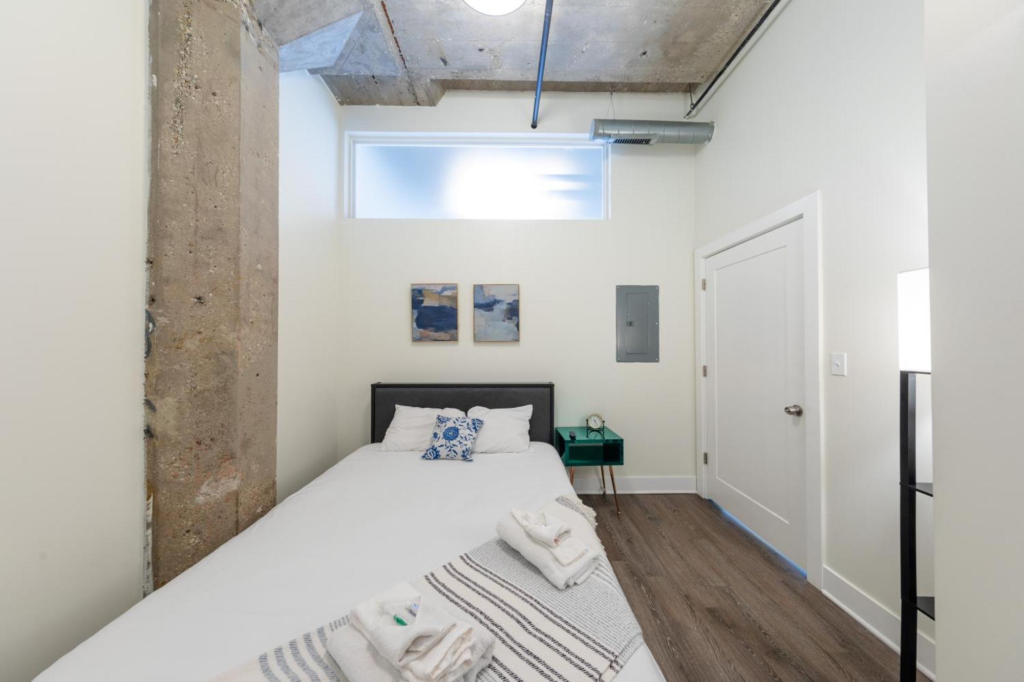 Mccormick Place 2Br Suite With Patio, Skyline View And Optional Parking Sleeps 6 Near Soldier Field And Grant Park Apartment *