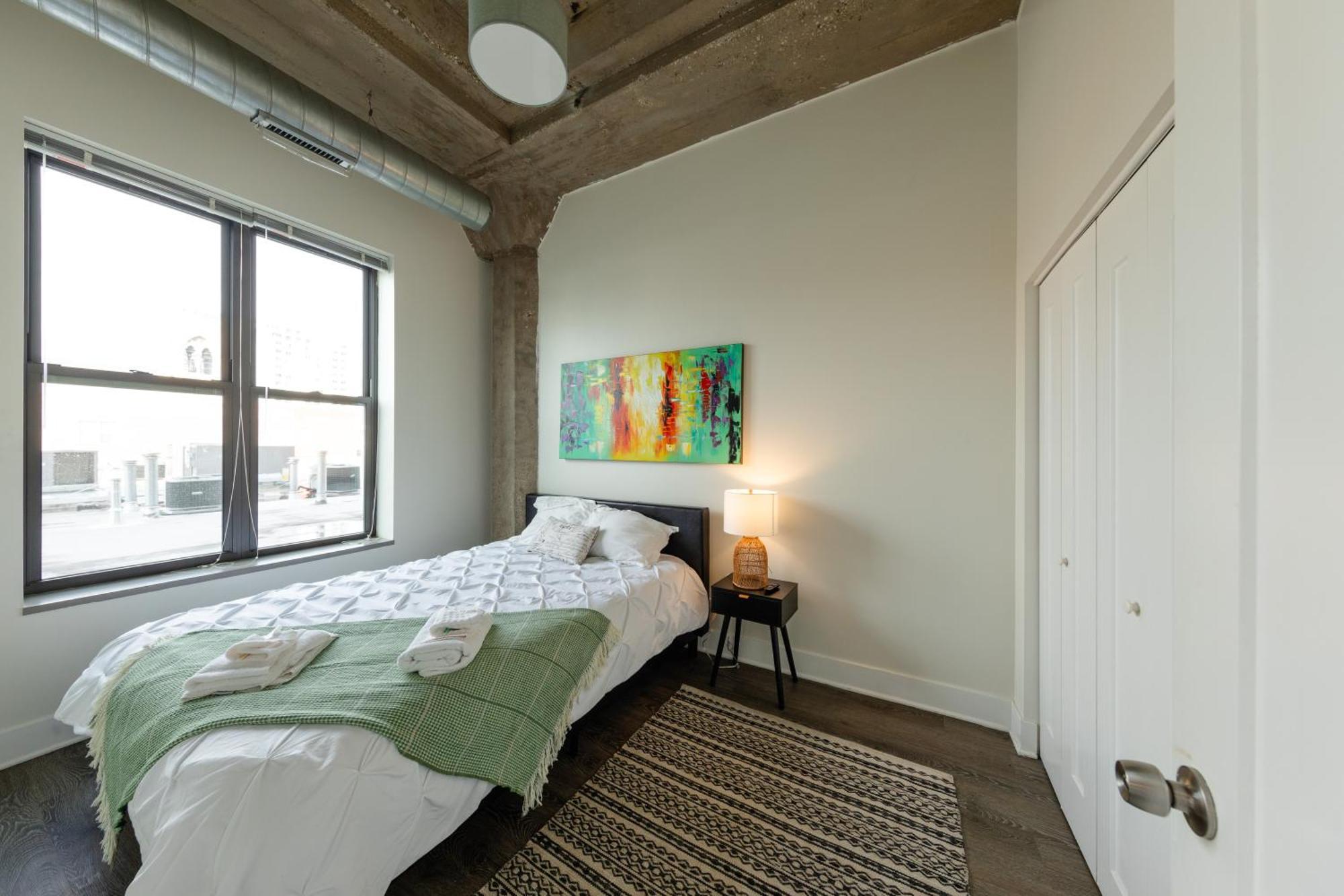 Mccormick Place 2Br Suite With Patio, Skyline View And Optional Parking Sleeps 6 Near Soldier Field And Grant Park * Chicago