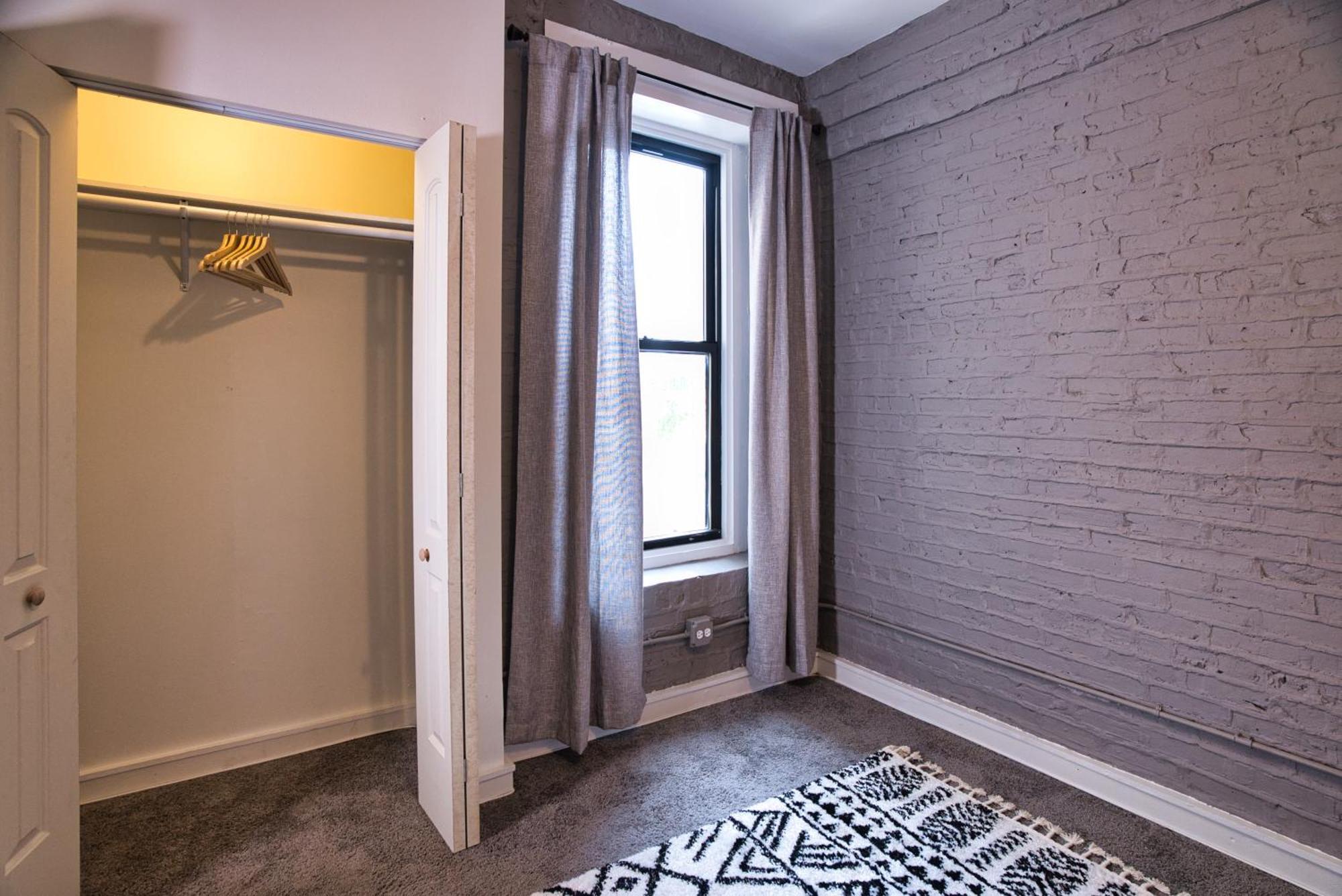 Mccormick Place Spacious 5Br Suite With Pool Table & Optional Parking Sleeps 10 Near Soldier Field And Grant Park *