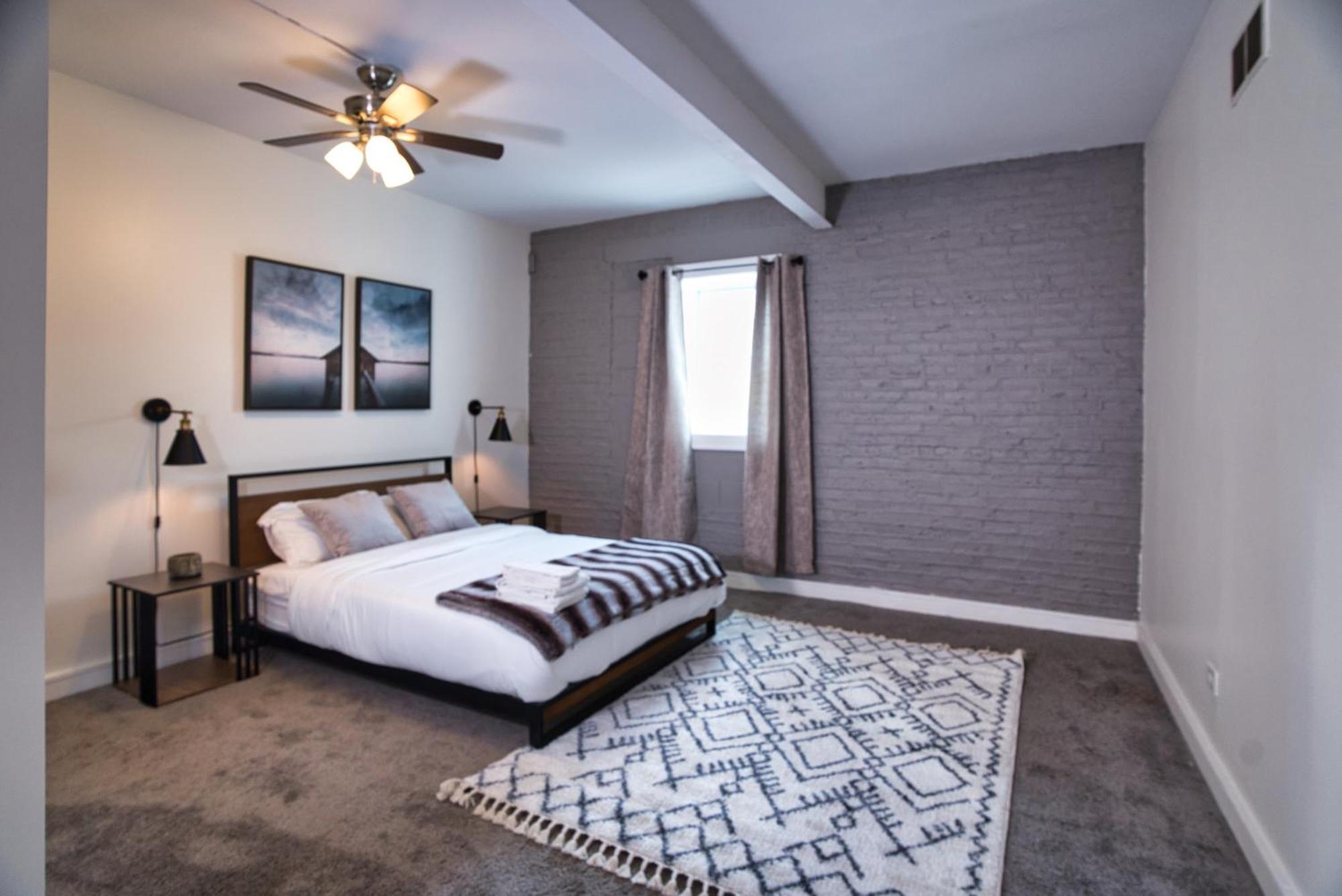 Apartment Mccormick Place Spacious 5Br Suite With Pool Table & Optional Parking Sleeps 10 Near Soldier Field And Grant Park *
