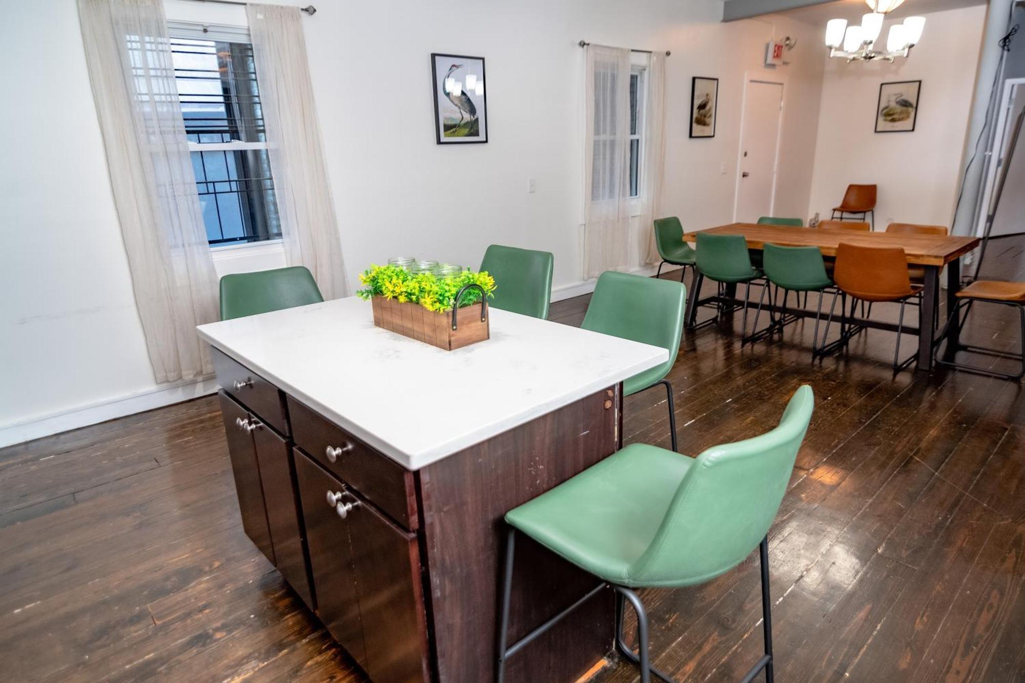 Bright South Loop 3Br Escape With Pingpong Table And Optional Parking Minutes To Art Institute, Grant Park & Mccormick Place Events