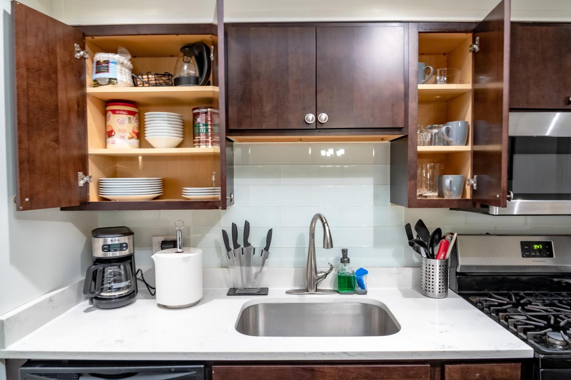 Bright South Loop 3Br Escape With Pingpong Table And Optional Parking Minutes To Art Institute, Grant Park & Mccormick Place Events Apartment Chicago