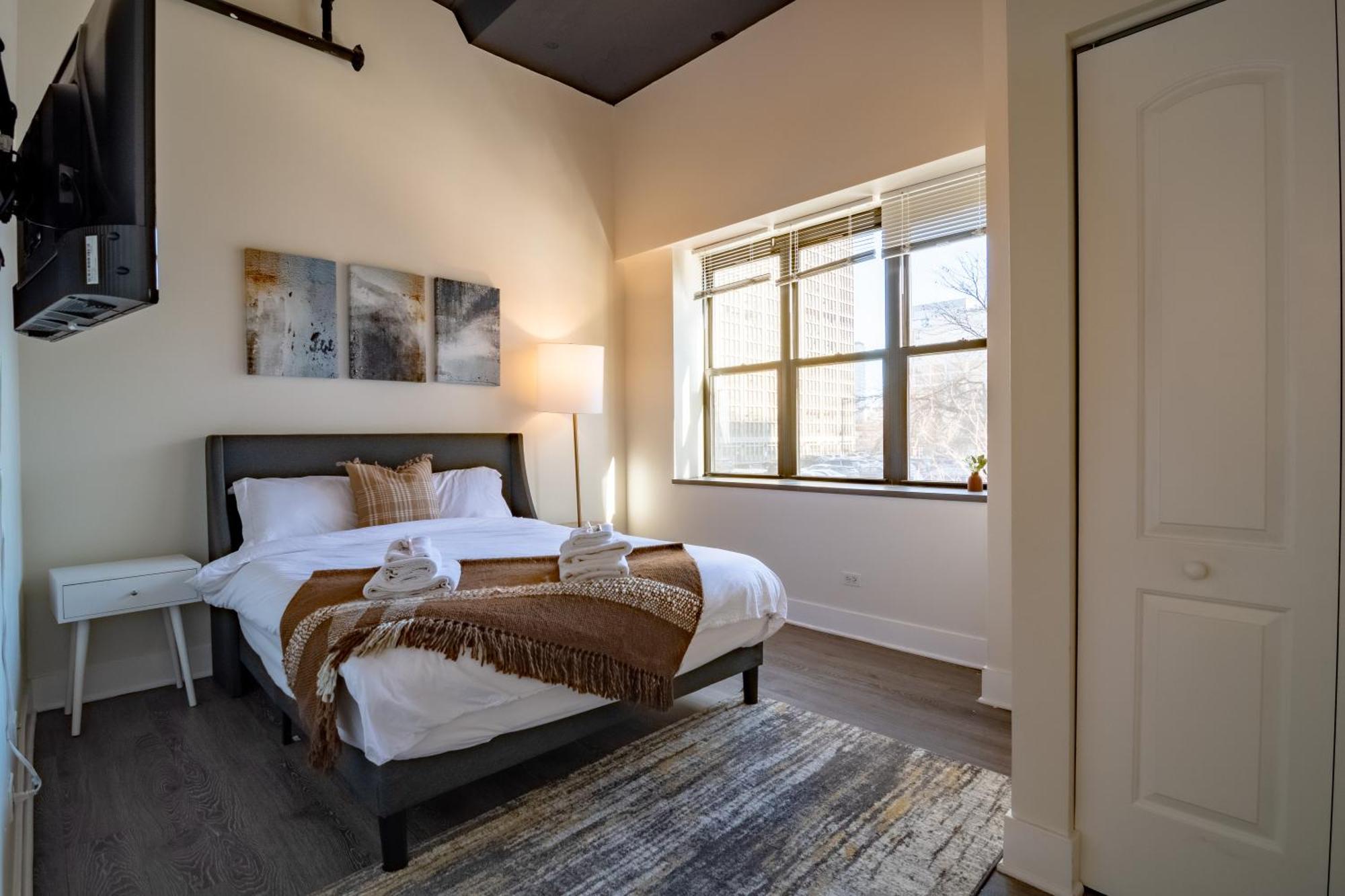Mccormick Place 2Br Spacious Corner Unit With Optional Parking Sleeps 6 Guests Near Soldier Field And Grant Park * Chicago