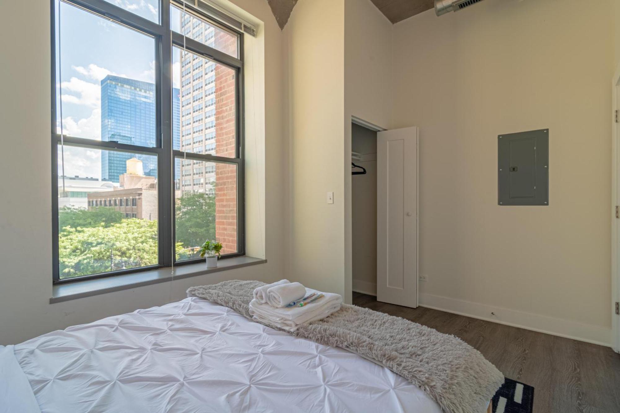 Bright 2Br Luxury Corner Suite With Optional Parking Sleeps 6 Guests Near Mccormick Place And Soldier Field Apartamento *