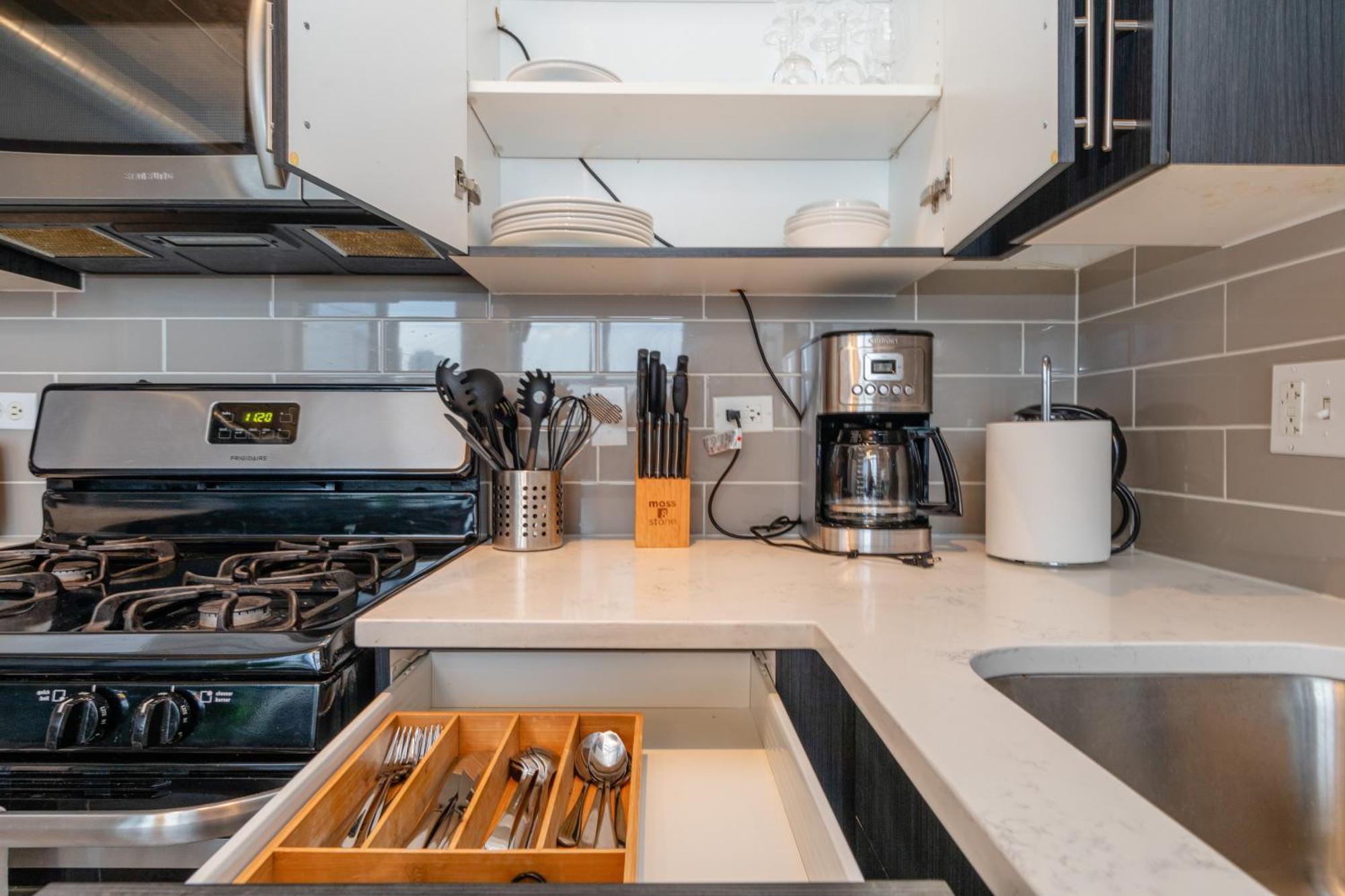 Family Friendly 2br South Loop With Optional Parking And Gym Access Sleeps Up To 8 Near Mccormick Place And Soldier Field *