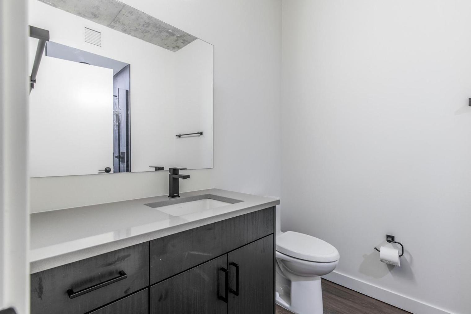 River North 1br W Yoga Nr Riverwalk Chi-1036 *