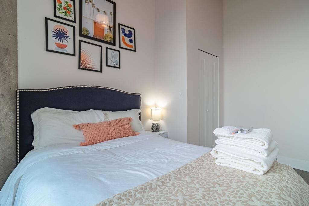 Apartment South Loop 2Br Corner Unit With Natural Light, Optional Parking And Guest Access Near Downtown Chicago And Mccormick Place