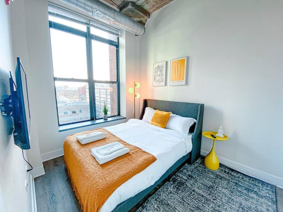 Apartment Modern And Bright 2Br On Michigan Ave With Optional Parking And Gym Access Near Soldier Field & Grant Park