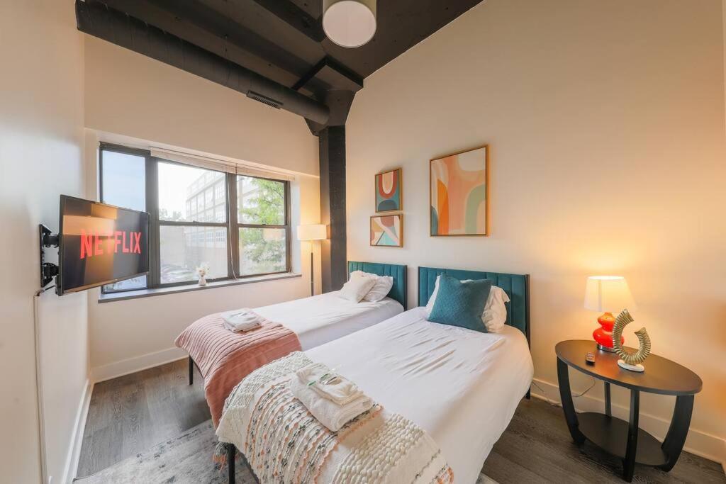 Chic Spacious 3Br South Loop Apartment Near Mccormick Place, Roosevelt Cta & Shopping Area In Chicago Apartment *