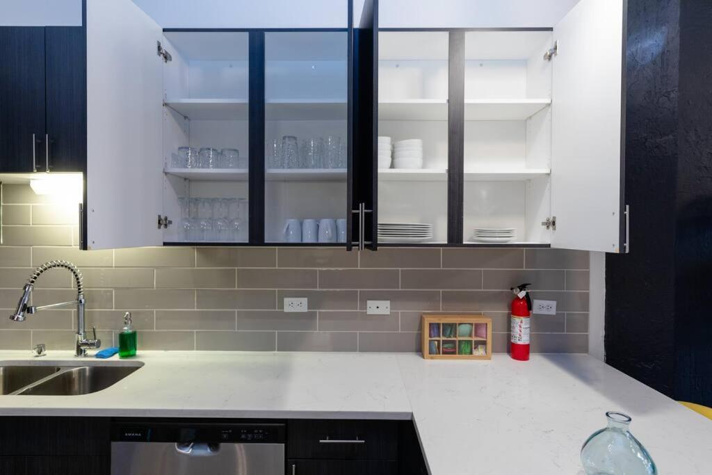 Chic Spacious 3Br South Loop Apartment Near Mccormick Place, Roosevelt Cta & Shopping Area In Chicago *