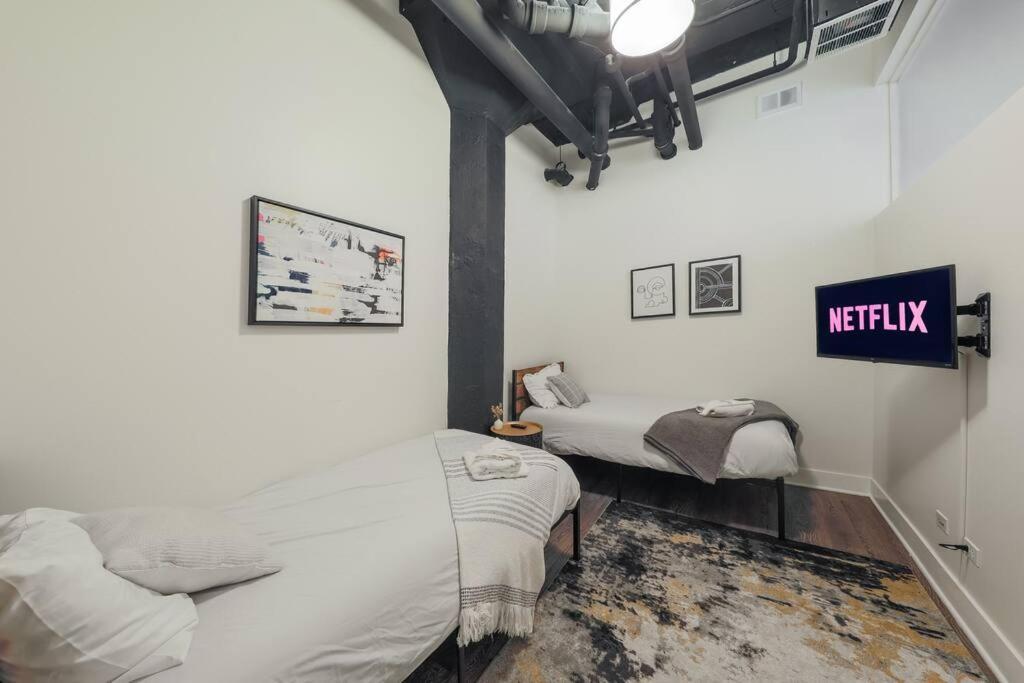 Chic Spacious 3Br South Loop Apartment Near Mccormick Place, Roosevelt Cta & Shopping Area In Chicago * Chicago