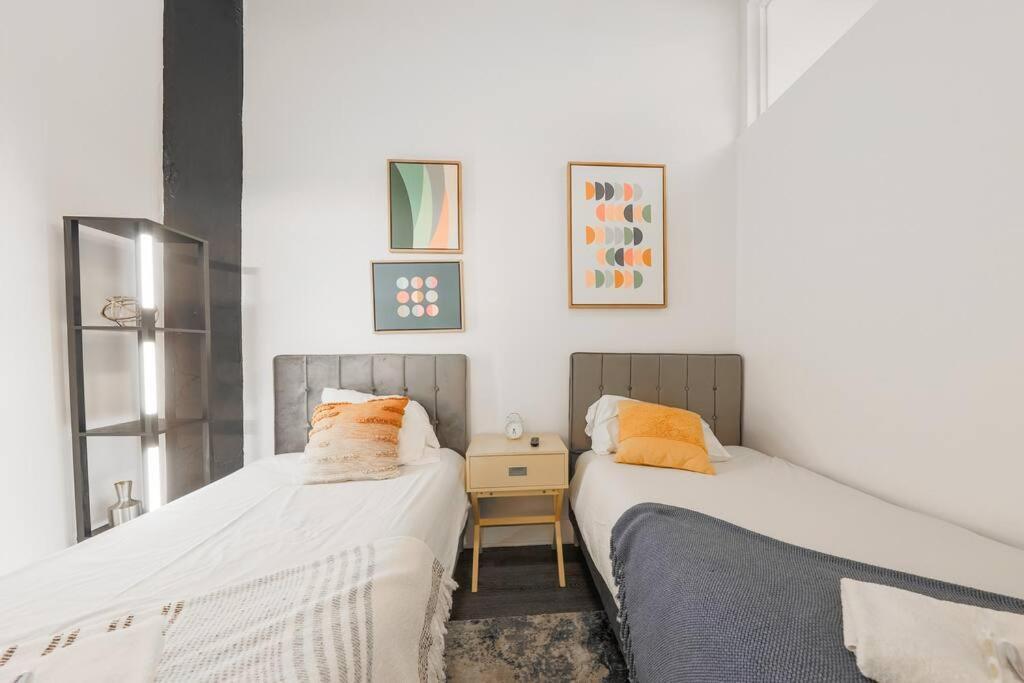 Chic Spacious 3Br South Loop Apartment Near Mccormick Place, Roosevelt Cta & Shopping Area In Chicago Chicago