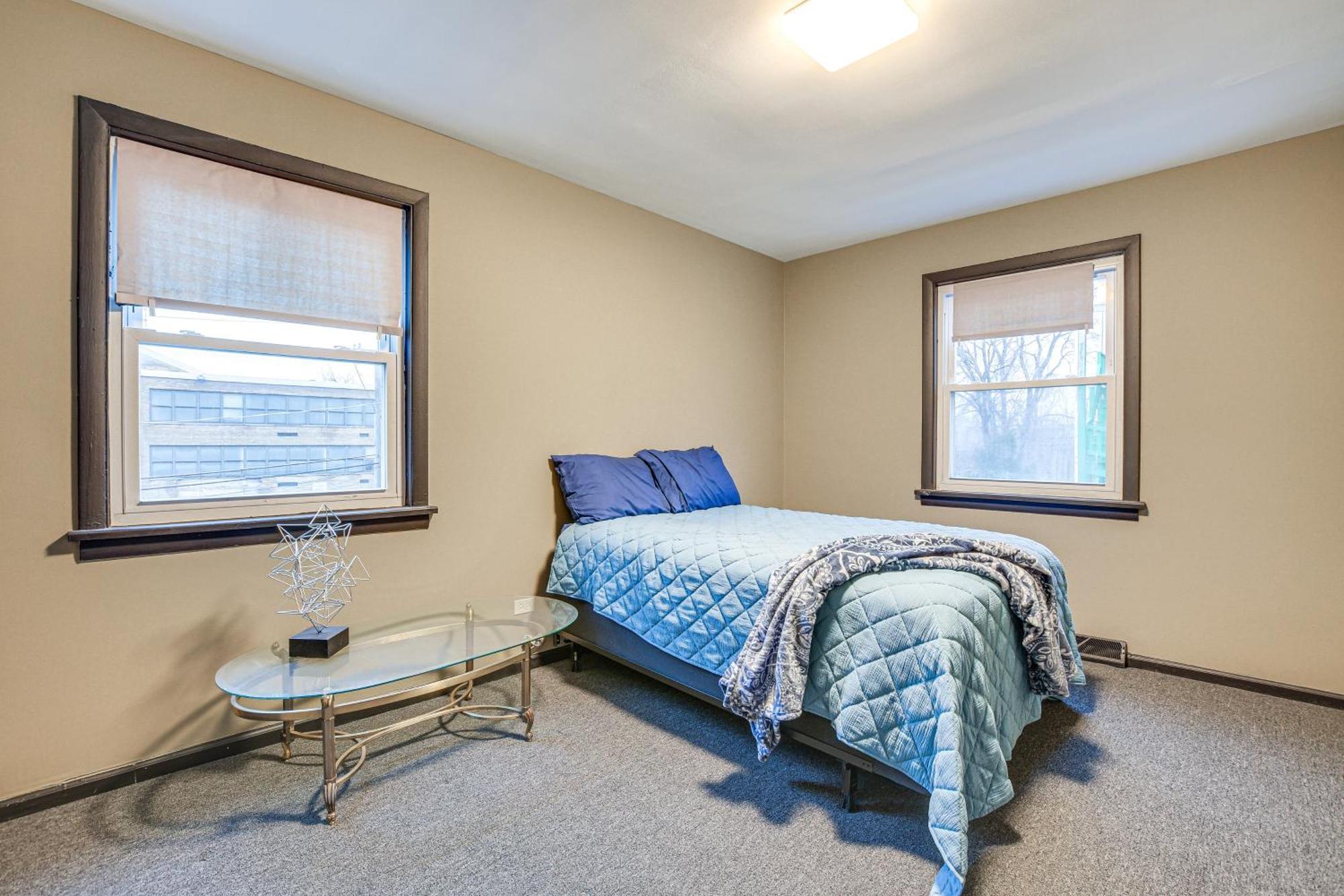 Apartment 8 Mi To Dtwn Wfh-friendly In Chicago!