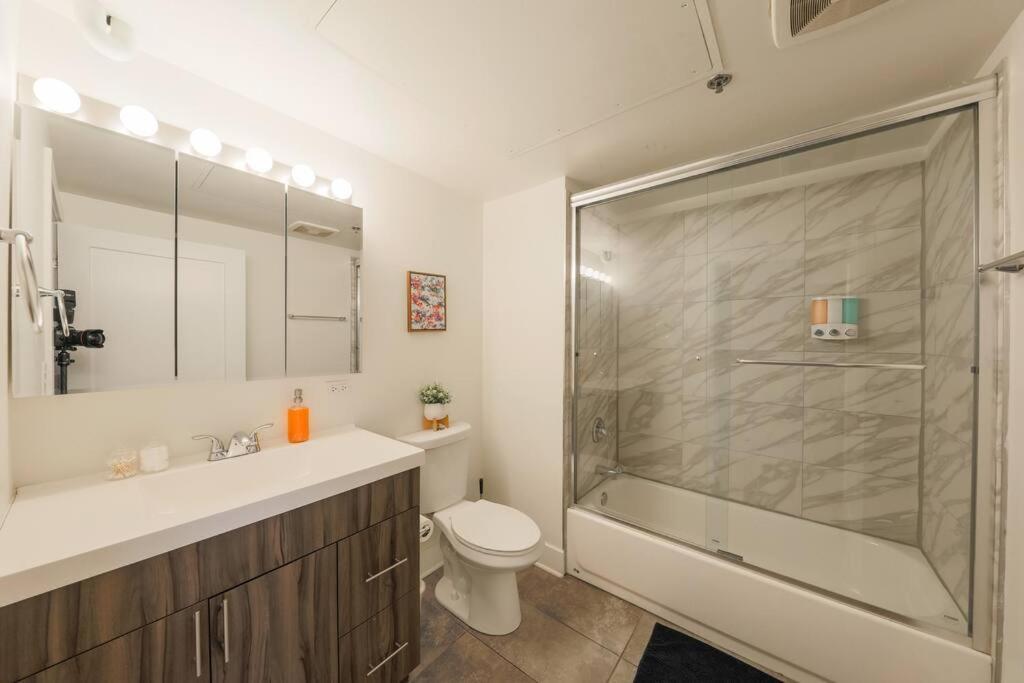Apartment Spacious 2Br South Loop Suite With Skyline View, Optional Parking And Gym Access Close To Mccormick Place, Grant Park, Museum Campus & Cta Lines