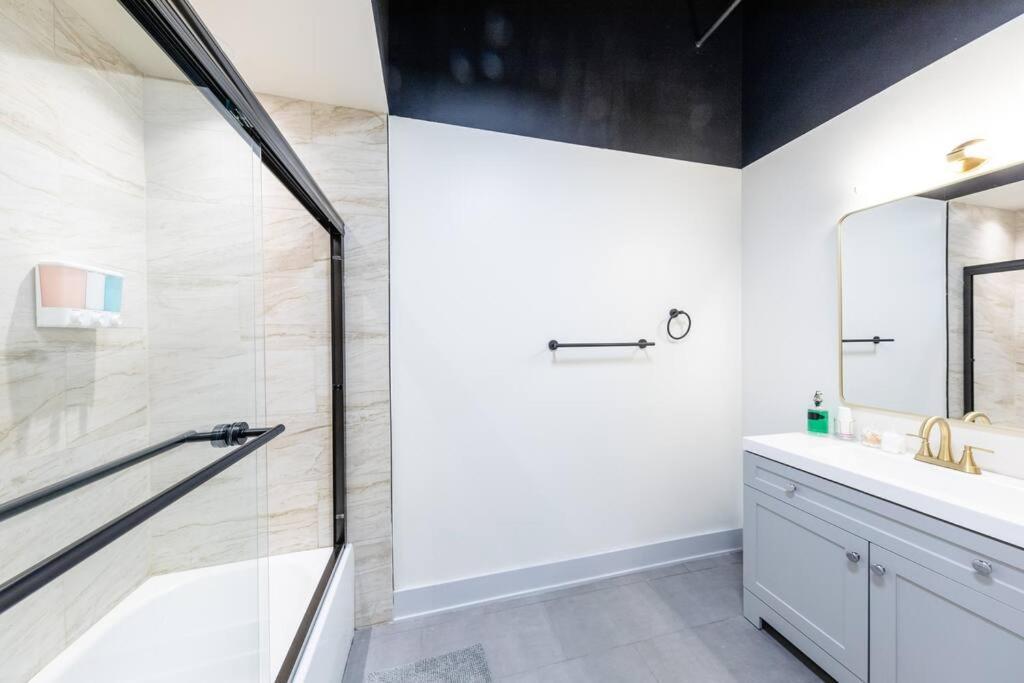Apartment Group-Friendly 6Br Luxury Suite In Prime South Loop Location With Optional Parking And Gym Access Near Mccormick Place, Soldier Field And Grant Park Chicago