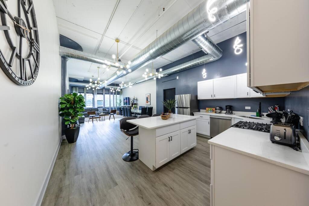Group-Friendly 6Br Luxury Suite In Prime South Loop Location With Optional Parking And Gym Access Near Mccormick Place, Soldier Field And Grant Park Apartment *