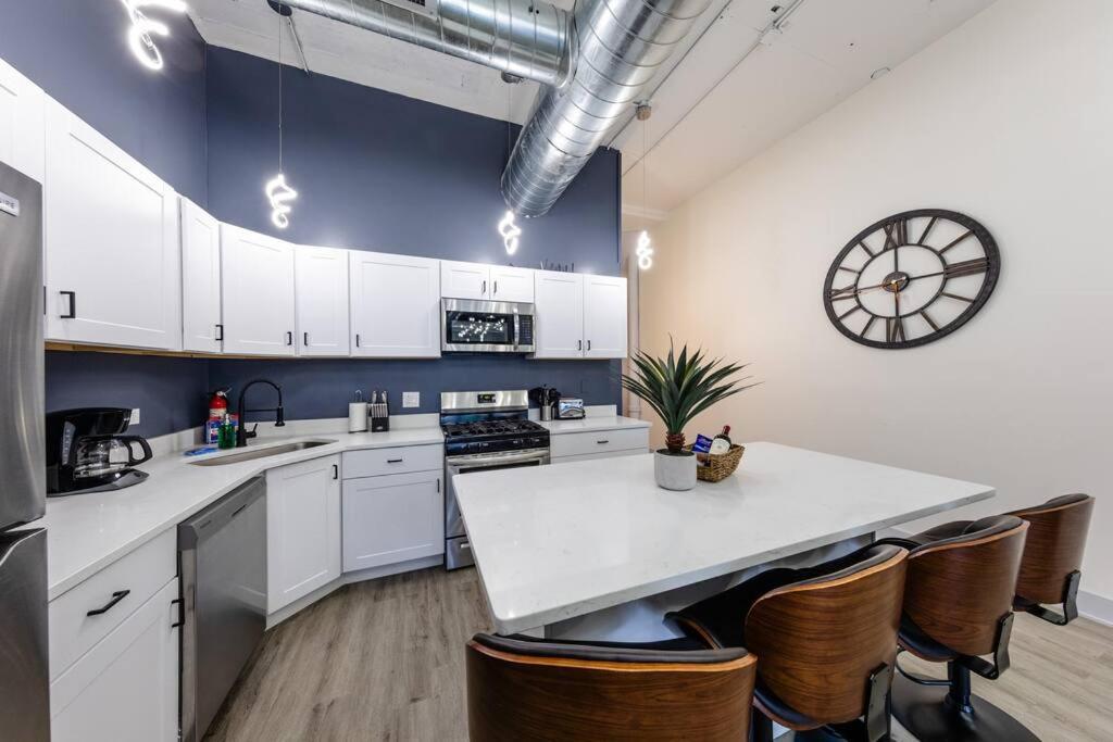 Group-Friendly 6Br Luxury Suite In Prime South Loop Location With Optional Parking And Gym Access Near Mccormick Place, Soldier Field And Grant Park * Chicago