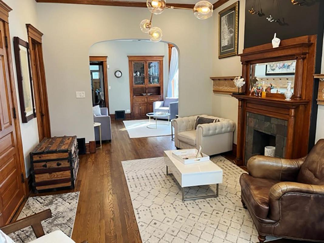 Mozart Beauty Apartment Chicago