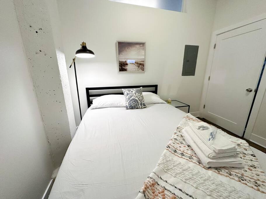Chicago 2Br City Retreat With Optional Parking And Gym Access Near Mccormick Place And Soldier Field Apartment