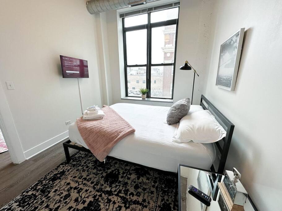 Apartment Chicago 2Br City Retreat With Optional Parking And Gym Access Near Mccormick Place And Soldier Field *