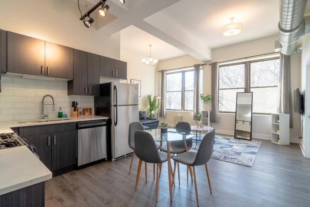 Mccormick 420 Friendly 2br With Optional Parking For Up To 6 People Apartment