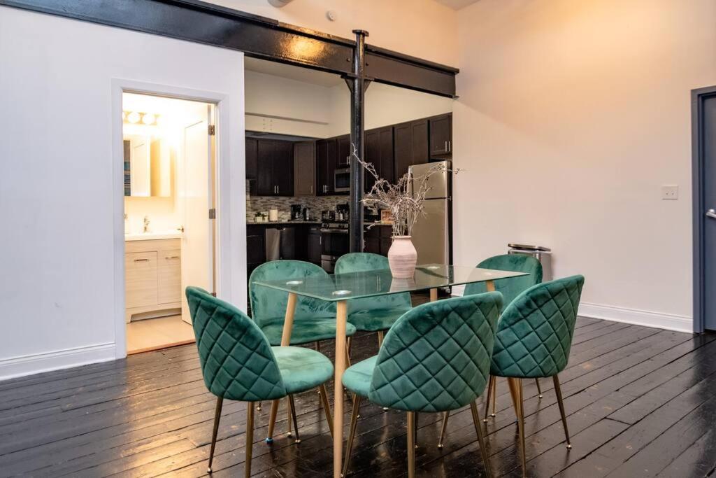 Luxury 5Br South Loop Suite With Pool Table And Optional Parking Near Mccormick Place, Field Museum And Soldier Field Apartment Chicago