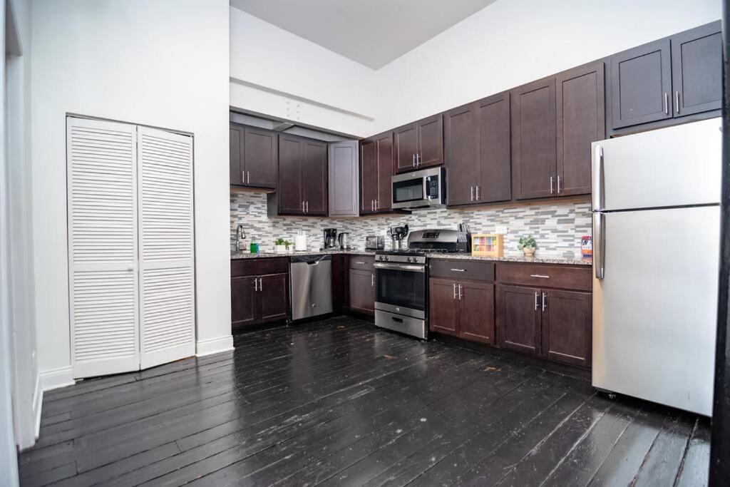 Luxury 5Br South Loop Suite With Pool Table And Optional Parking Near Mccormick Place, Field Museum And Soldier Field * Chicago