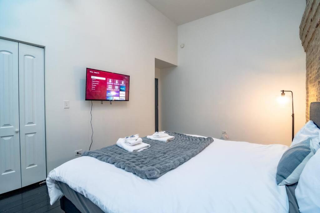 Apartment Luxury 5Br South Loop Suite With Pool Table And Optional Parking Near Mccormick Place, Field Museum And Soldier Field *