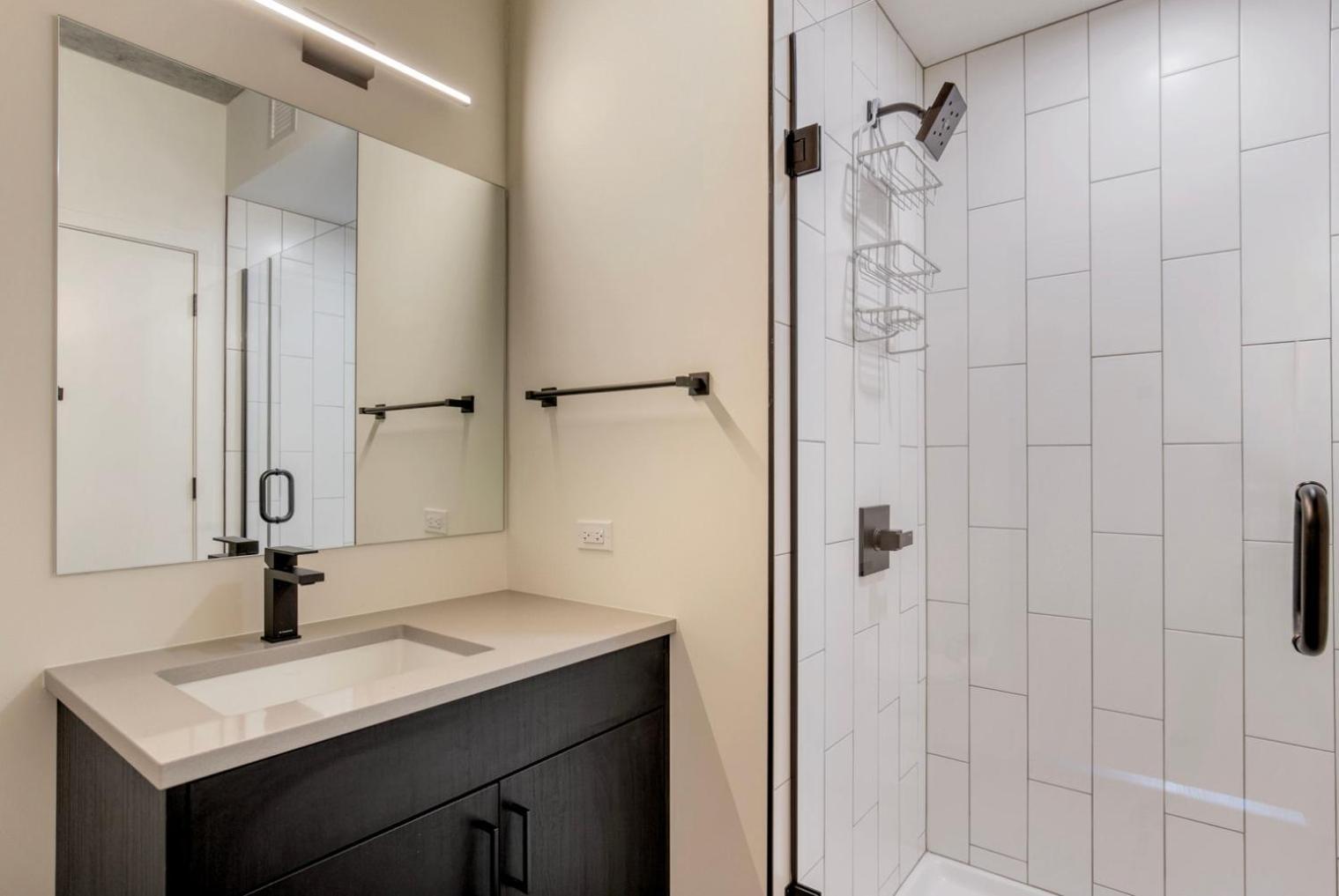 Apartment River North 1br Nr Riverwalk W Yoga Chi-1040 *