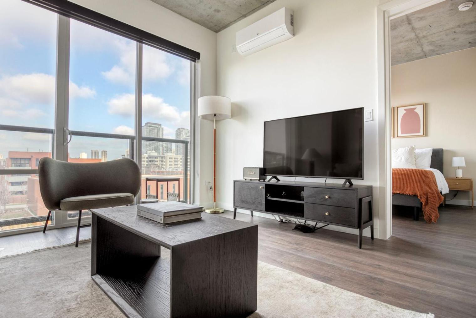 River North 1br Nr Riverwalk W Yoga Chi-1040