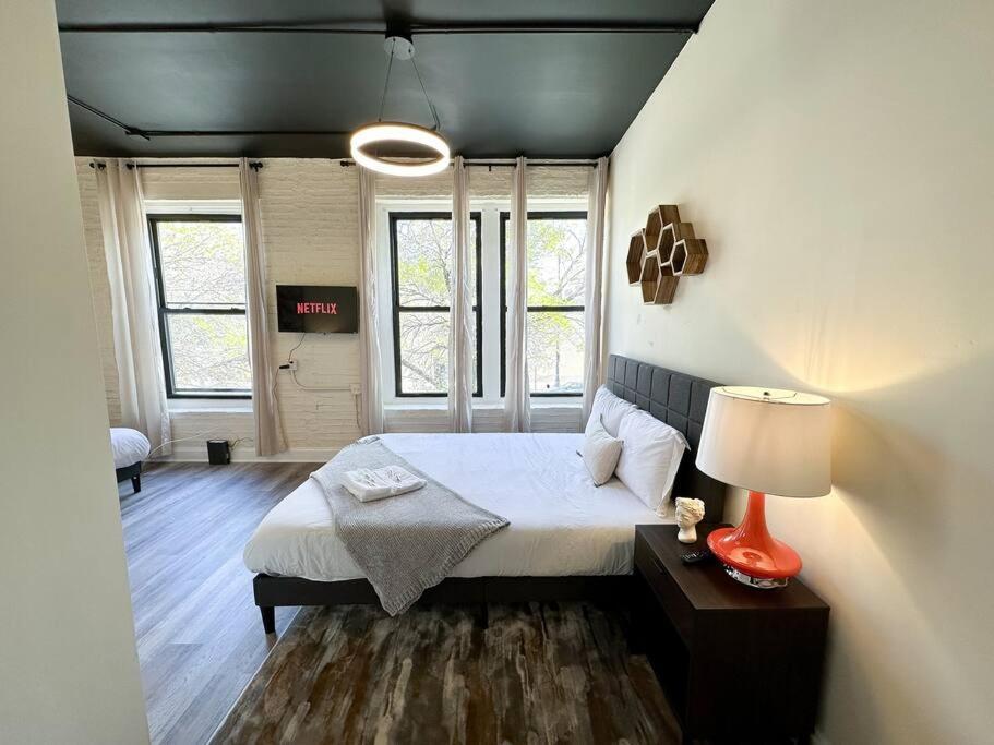 Family And Group Friendly 5Br Spacious Unit With Pool Table And Optional Parking Near Mccormick Place And Soldier Field