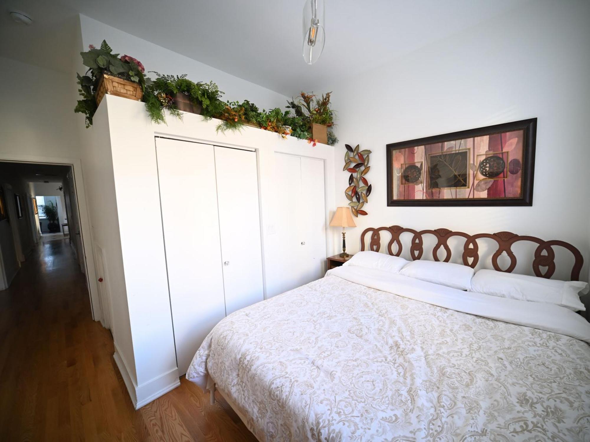 Stone Mansion Sleeps 10-20 Free Tv & Parking Apartamento