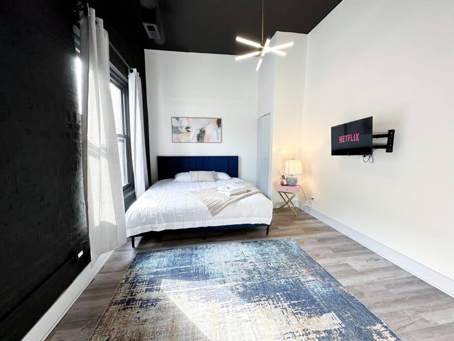 Luxury 5Br Chicago Retreat Perfect For Groups With Pool Table & Optional Parking Near Mccormick Place And Soldier Field *