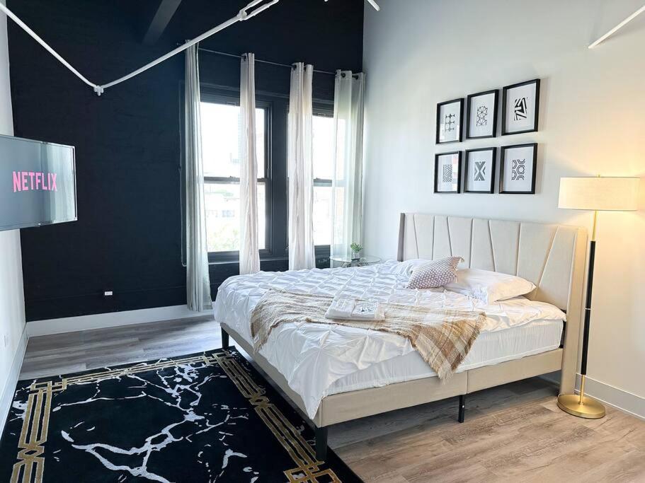 Apartment Luxury 5Br Chicago Retreat Perfect For Groups With Pool Table & Optional Parking Near Mccormick Place And Soldier Field