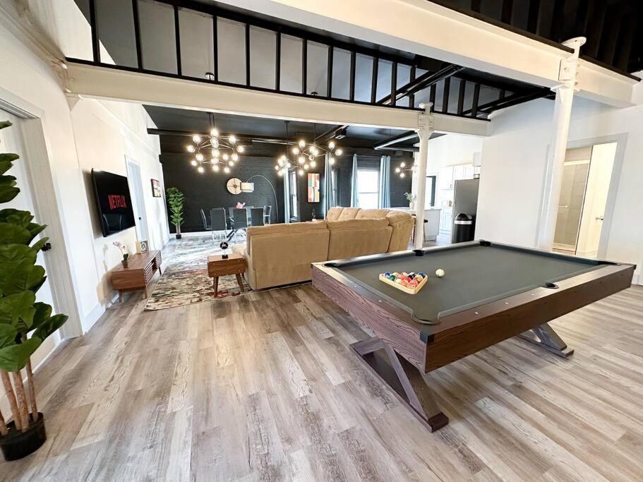 Luxury 5Br Chicago Retreat Perfect For Groups With Pool Table & Optional Parking Near Mccormick Place And Soldier Field * Chicago