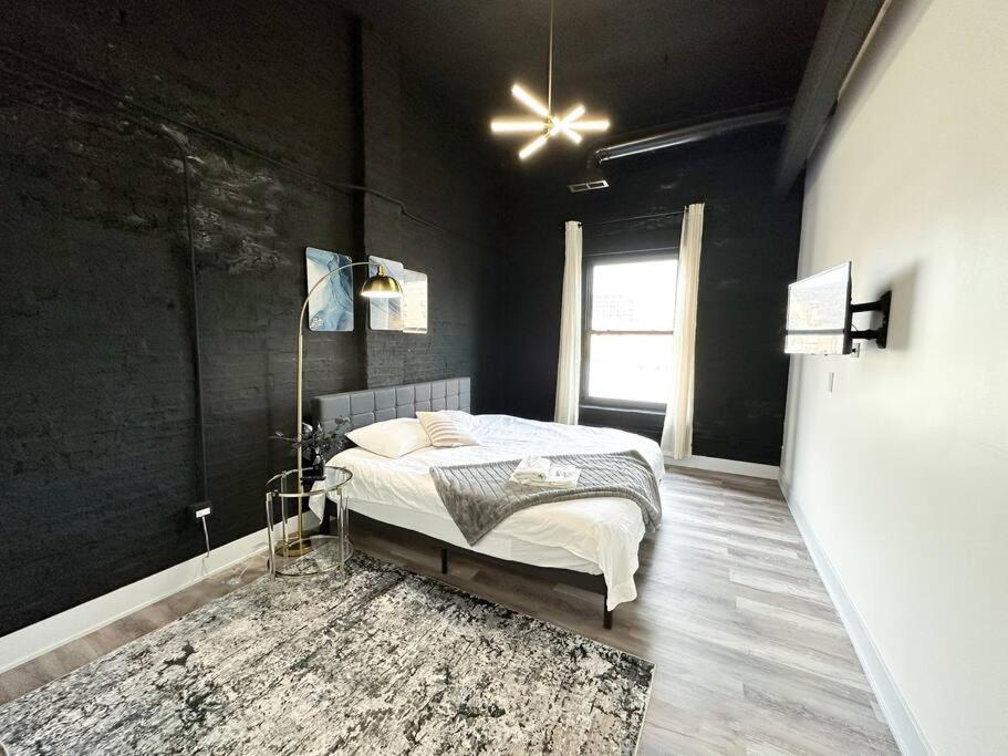 Apartment Luxury 5Br Chicago Retreat Perfect For Groups With Pool Table & Optional Parking Near Mccormick Place And Soldier Field Chicago