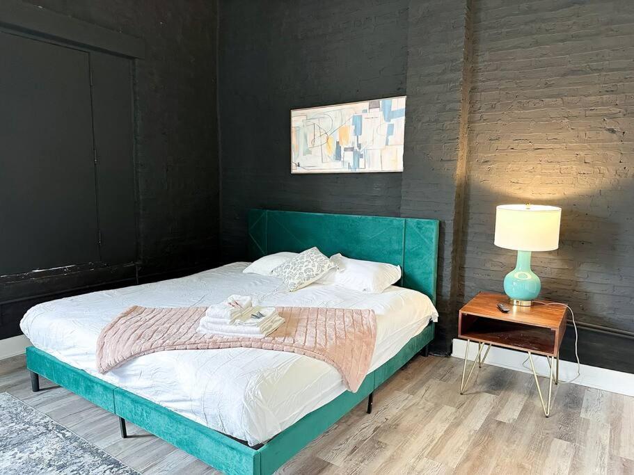 Luxury 5Br Chicago Retreat Perfect For Groups With Pool Table & Optional Parking Near Mccormick Place And Soldier Field * Chicago