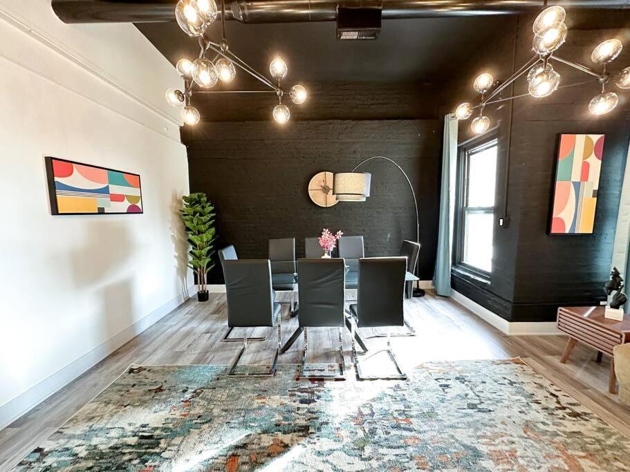 Apartment Luxury 5Br Chicago Retreat Perfect For Groups With Pool Table & Optional Parking Near Mccormick Place And Soldier Field Chicago