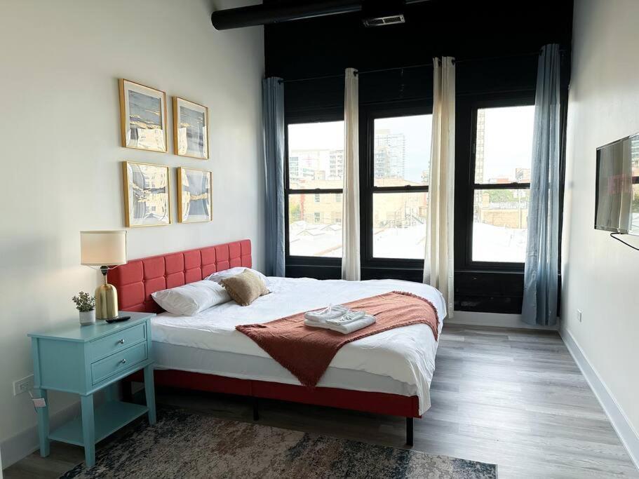 Apartment Luxury 5Br Chicago Retreat Perfect For Groups With Pool Table & Optional Parking Near Mccormick Place And Soldier Field *
