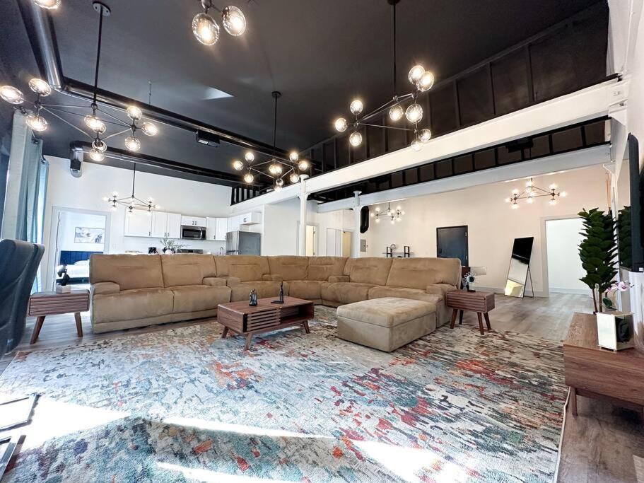 Apartment Luxury 5Br Chicago Retreat Perfect For Groups With Pool Table & Optional Parking Near Mccormick Place And Soldier Field
