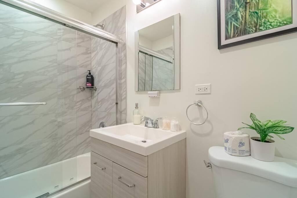 Stylish 3Br Suite Near Soldier Field And Mccormick Place *